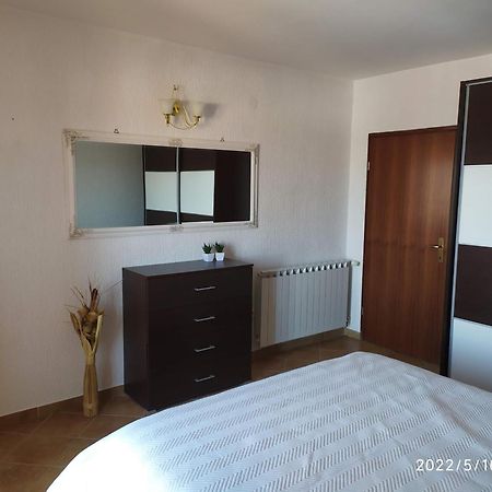 Apartments And Room Suza Сень Экстерьер фото