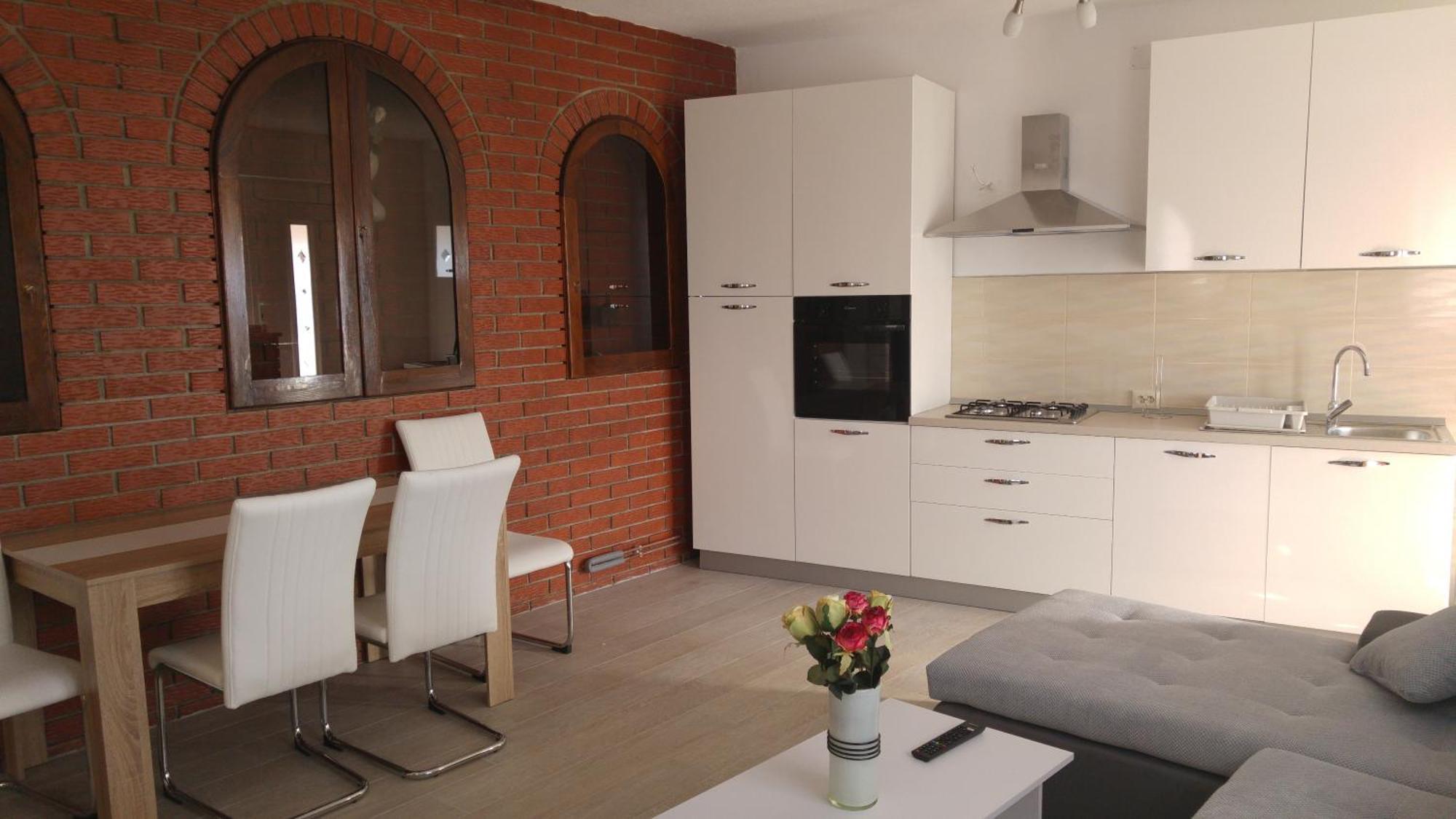 Apartments And Room Suza Сень Экстерьер фото