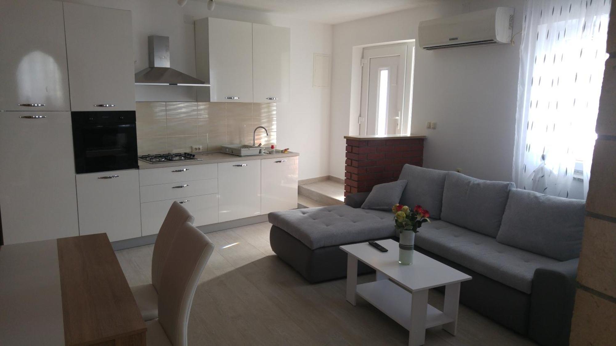 Apartments And Room Suza Сень Экстерьер фото