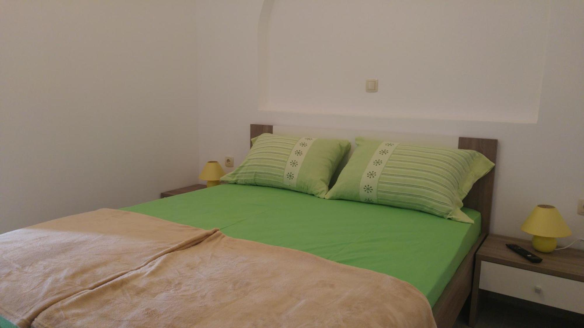 Apartments And Room Suza Сень Экстерьер фото