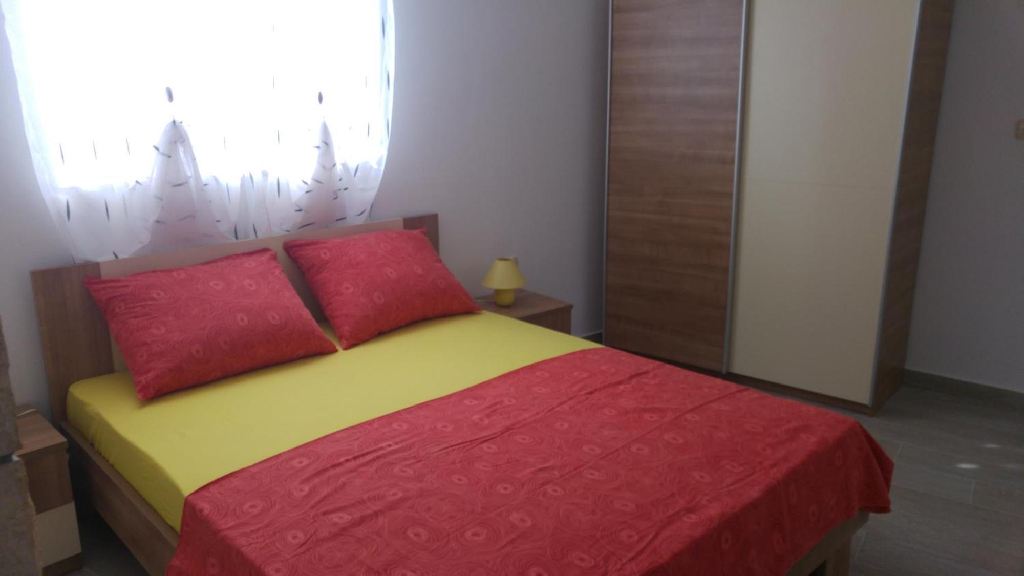 Apartments And Room Suza Сень Экстерьер фото